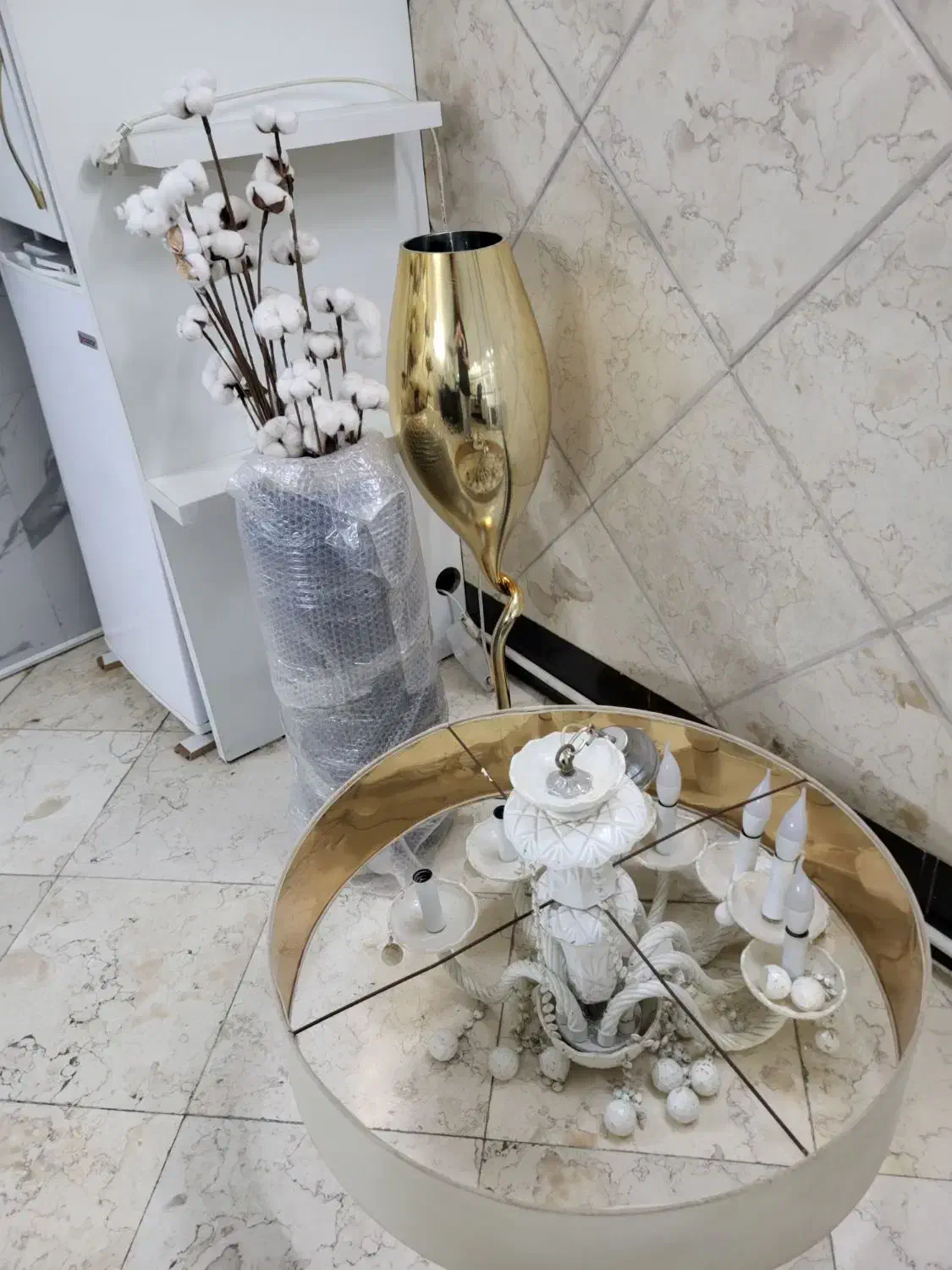 گلدون نو|گل مصنوعی|کرج, کوی زنبق|دیوار