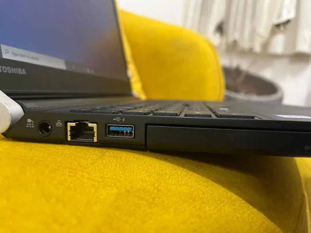 لپ‌تاپ توشیبا صنعتی اسلیم فوق العاده سبک اصل ژاپن|رایانه همراه|کرمان, |دیوار