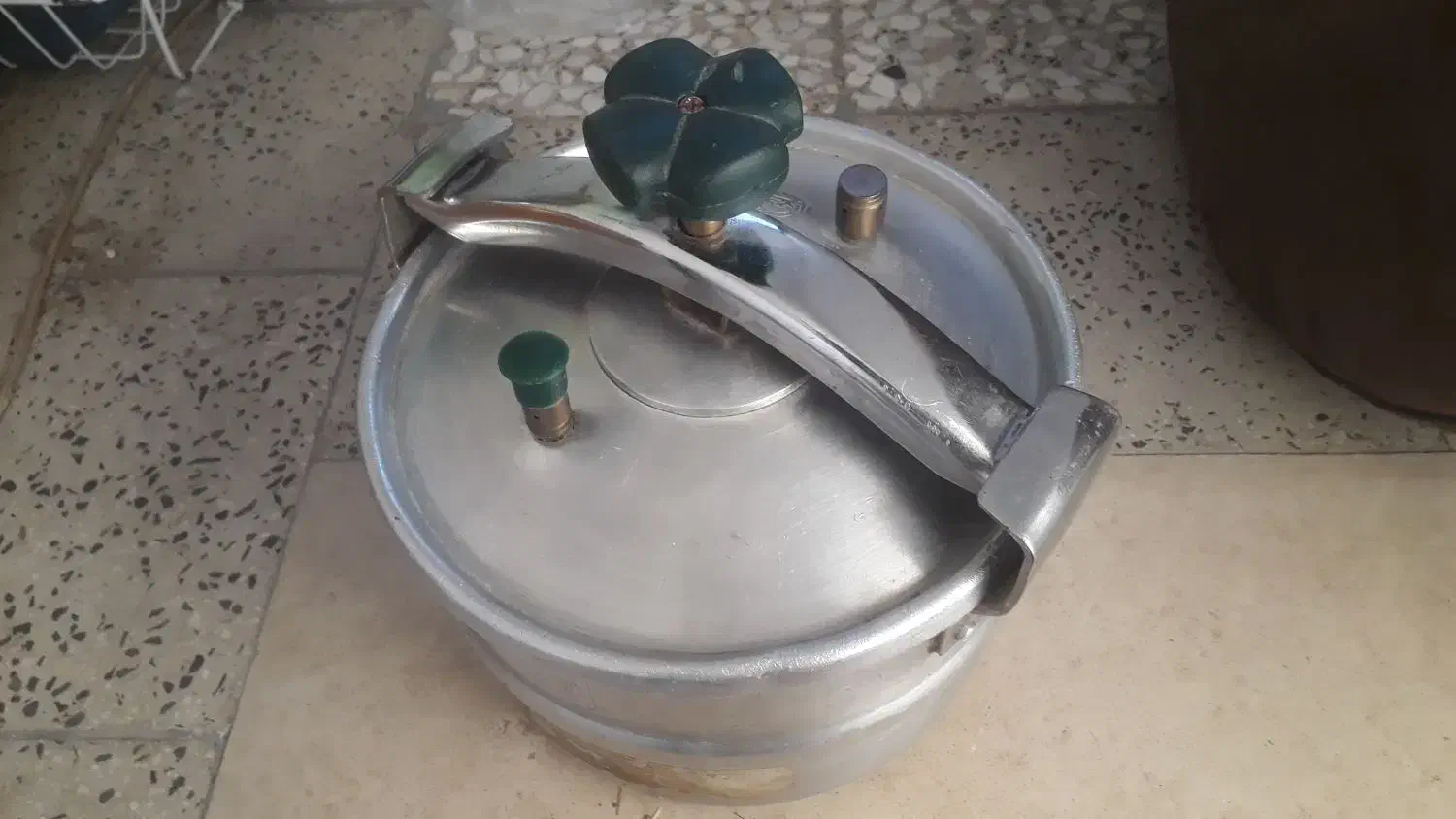 آرام‌پزحاتم|ظروف پخت‌وپز|اسلام‌‌آباد غرب, |دیوار