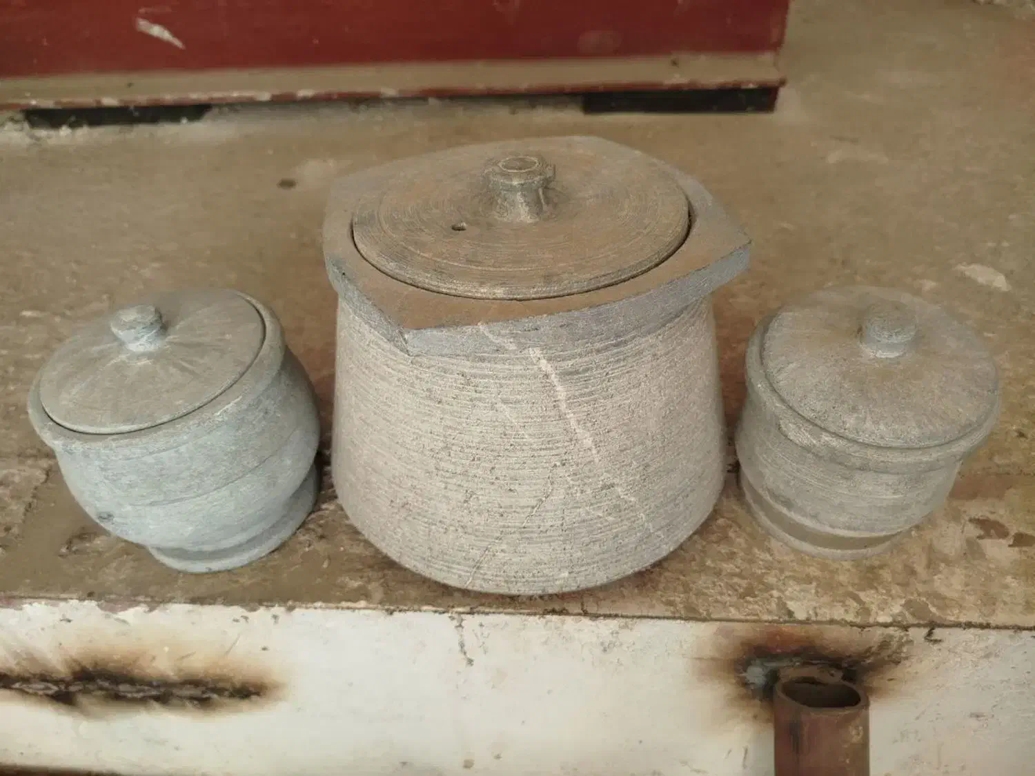 دیزی سنگی و قندان سنگی|کلکسیون اشیاء عتیقه|قم, شاه ابراهیم|دیوار