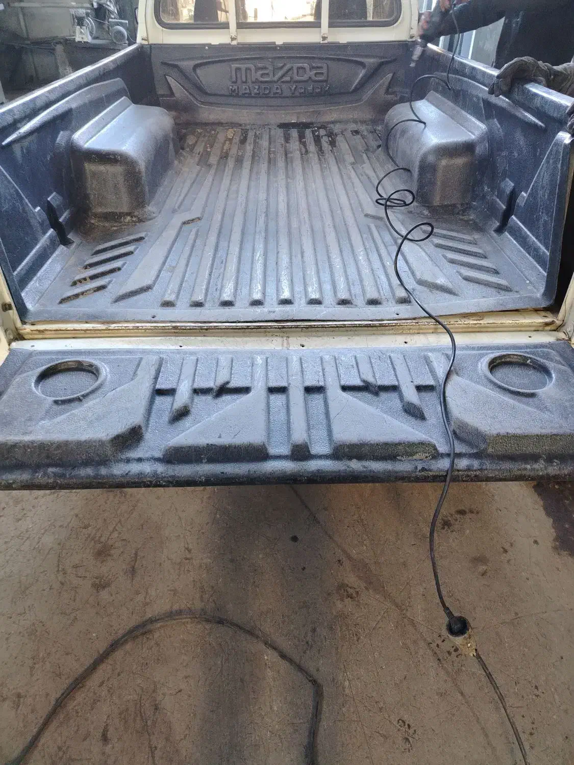 کفی مزدا|قطعات یدکی و لوازم جانبی|زنده رود, |دیوار