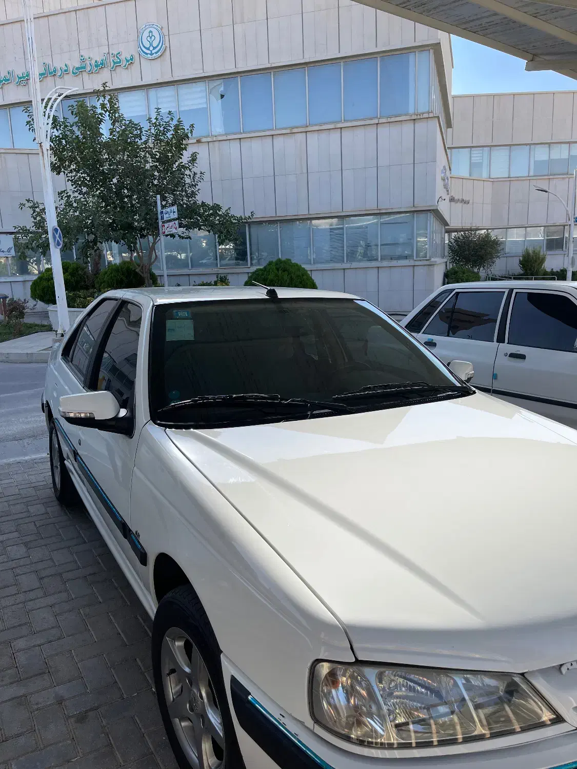 پارس تیوفایو ۴۰۱|خودرو سواری و وانت|شیراز, شهرک فرهنگیان|دیوار