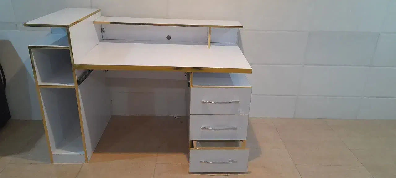 میز تحریر و کامپیوتر|میز تحریر و کامپیوتر|یزد, |دیوار