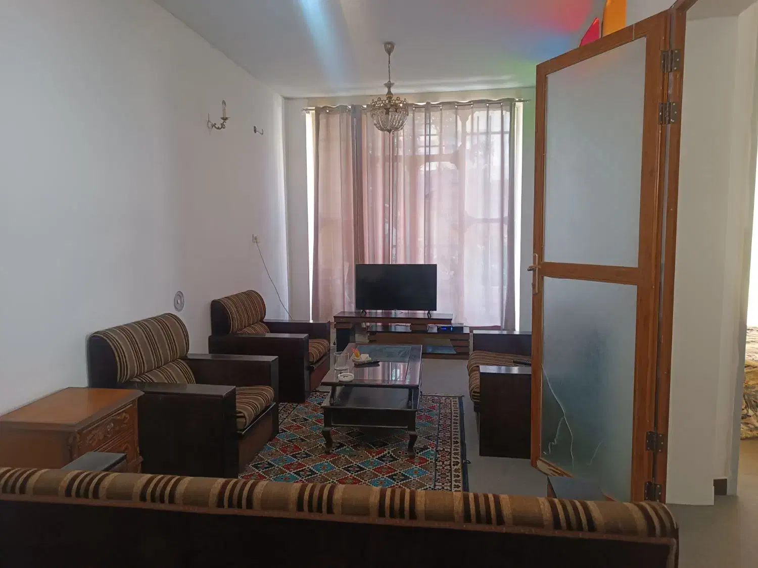منزل مبله مستقل در عفیف آباد|اجارهٔ کوتاه‌مدت آپارتمان و سوئیت|شیراز, عفیف‌آباد|دیوار
