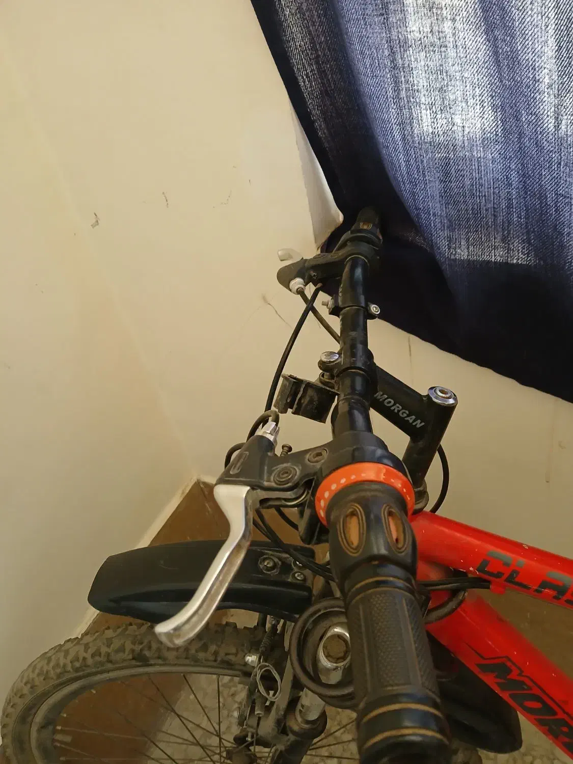 دوچرخه ۲۶|دوچرخه، اسکیت، اسکوتر|صدرا-فارس, فاز ۱|دیوار