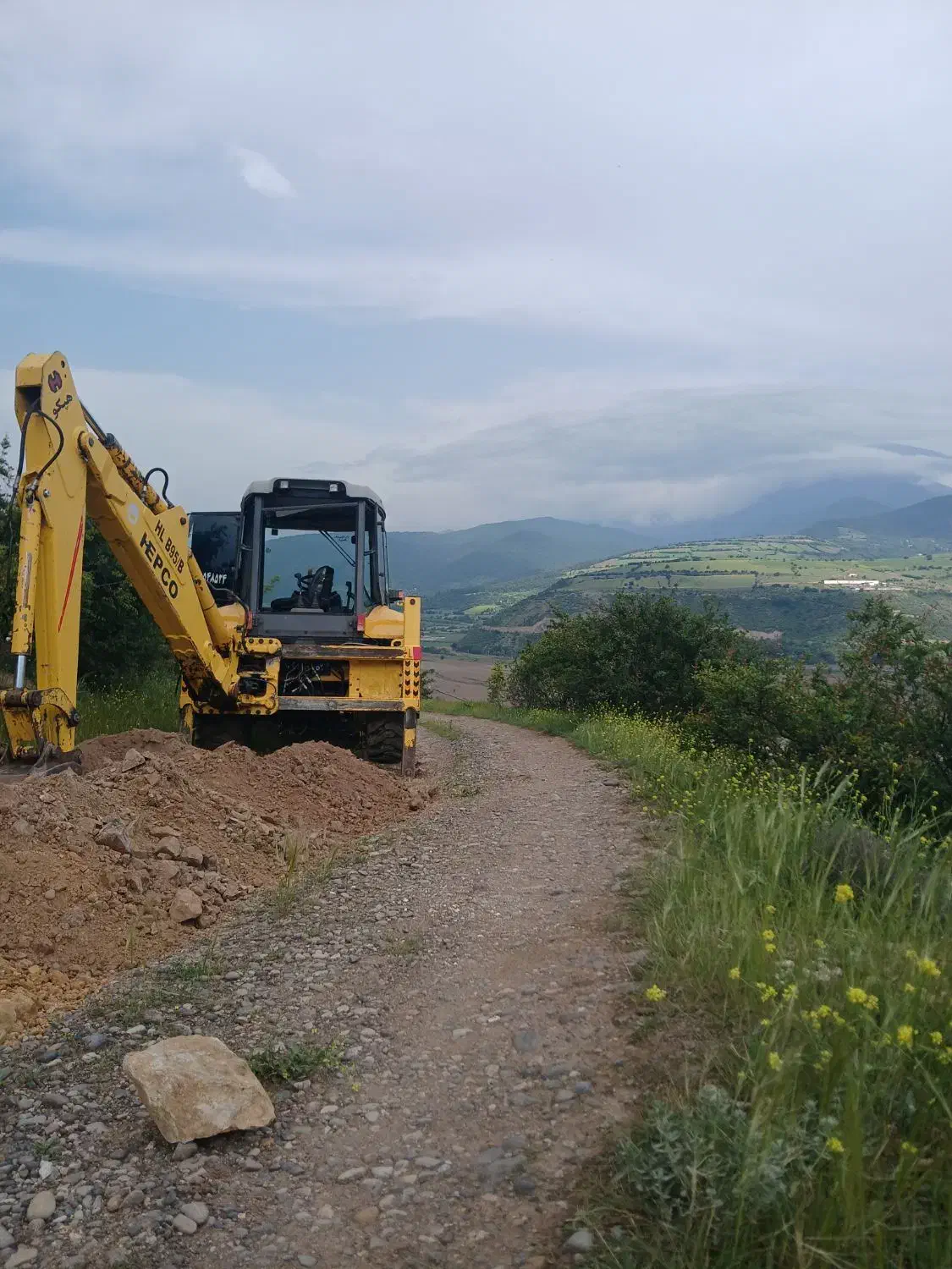 بیل بکهو نیوهلند۲۰۰۷|خودرو سنگین|رشت, آزادگان|دیوار