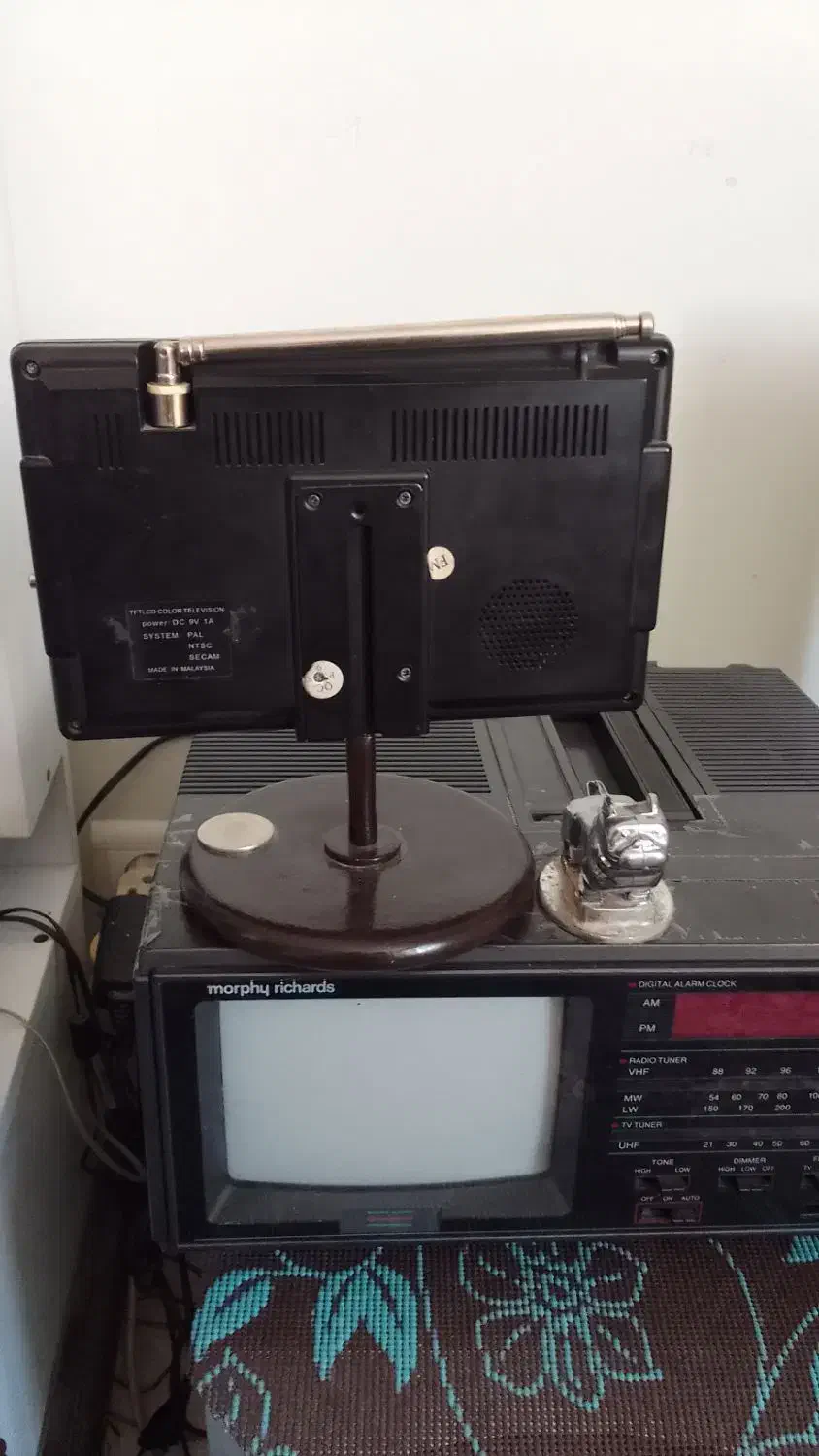 سه عدد دستگاه صوتی تصویری خاص|کلکسیون اشیاء عتیقه|مهاجران, |دیوار