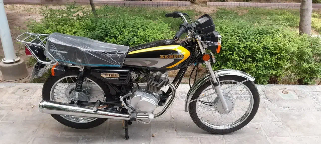 موتور هندا ۴۰۲ با لاستیک نو کویر نو ۱۸۵/۶۵/۱۴|موتورسیکلت|اصفهان, خانه اصفهان|دیوار