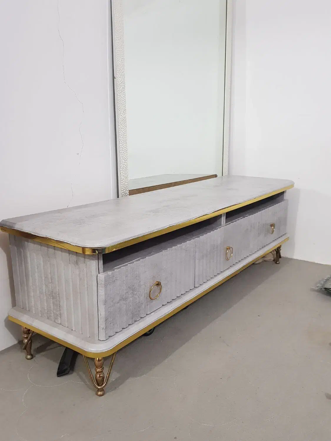 زیر تلویزیونی|میز تلویزیون|درگهان, |دیوار