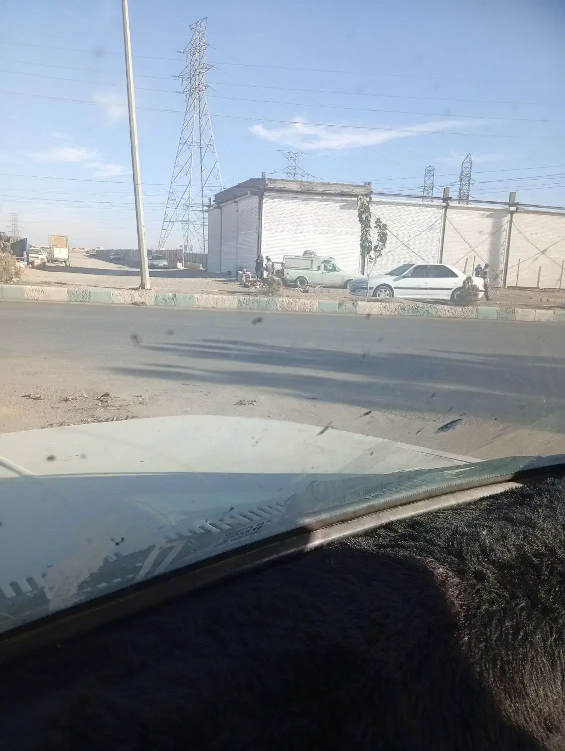 کیف کارت گمشده به نام محمدی|اشیا|نیشابور, شهرکهنه|دیوار