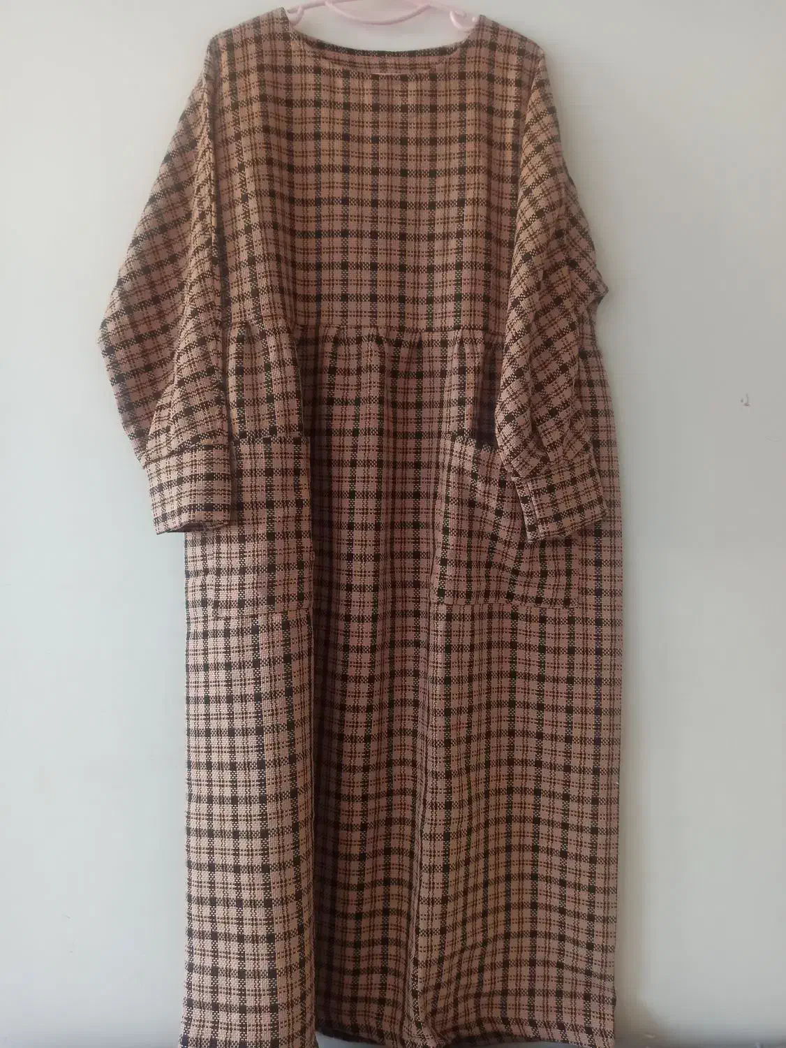 مانتو کفتان|لباس|قم, منبع آب|دیوار