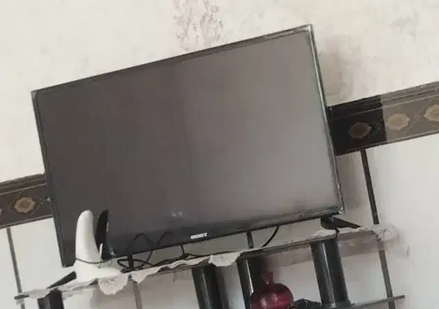 تلویزیون دیجیتال سر خود 32 اینج|تلویزیون و پروژکتور|پلدختر, |دیوار