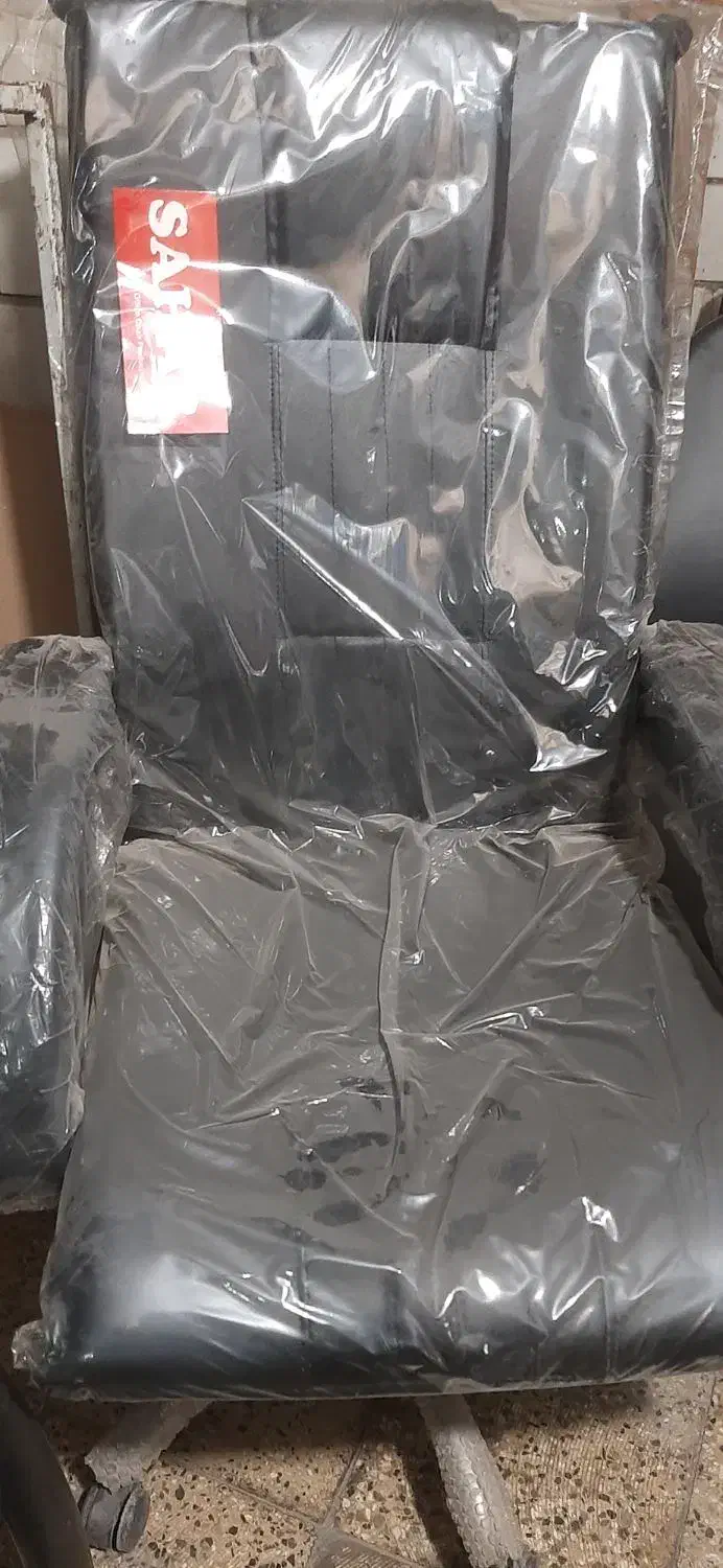 تعدادی صندلی مدیریت واداری فوری فروشی|مبلمان اداری|ری, اقدسیه|دیوار