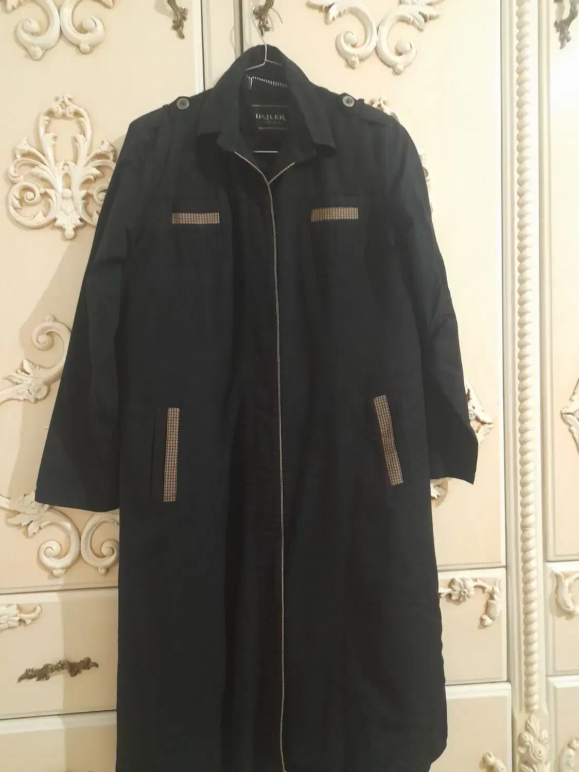 مانتو|لباس|شاهین دژ, |دیوار