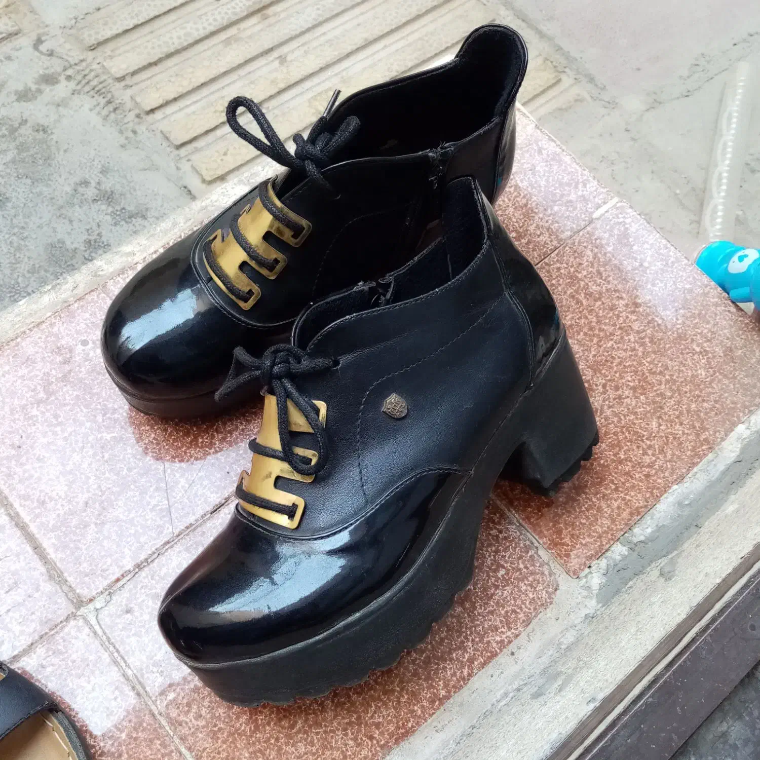 کفش سایز39|کیف، کفش، کمربند|قم, تعویض پلاک|دیوار