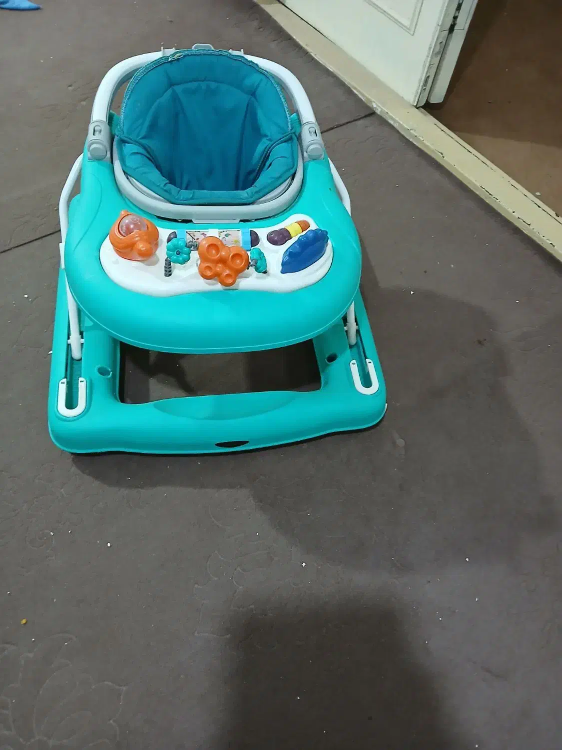 روروعک|کالسکه و لوازم جانبی|میانه, |دیوار