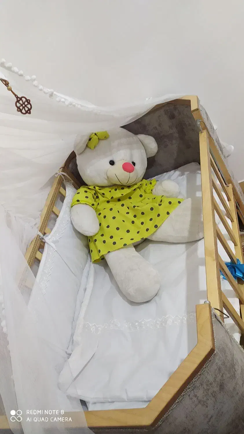 گهواره چوبی تخت شو|تخت و صندلی بچه|رشت, پاره بیجار|دیوار