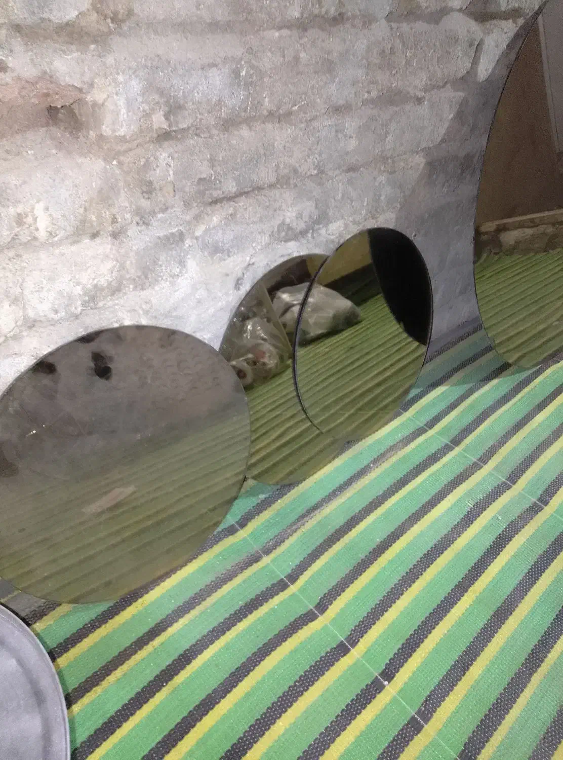 شیشه گرد جلو مبلی|مبلمان خانگی و میز عسلی|فشاپویه, |دیوار