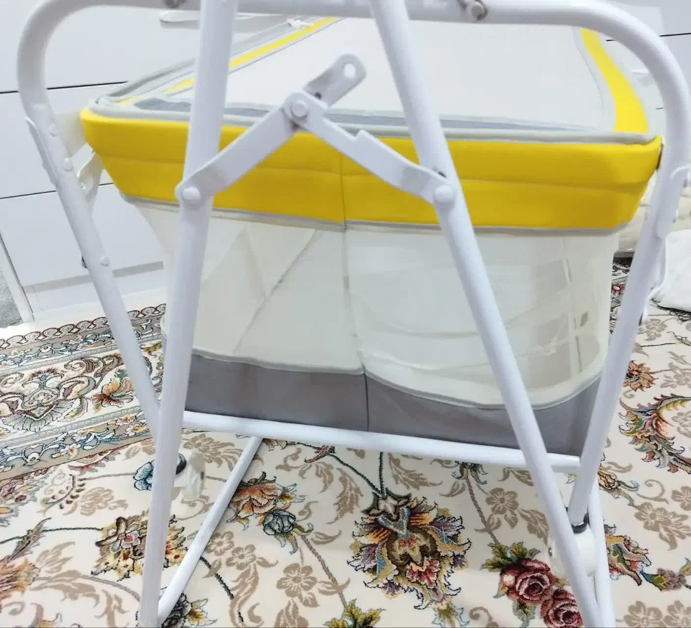 گهواره|اسباب و اثاث بچه|فولادشهر, B4|دیوار