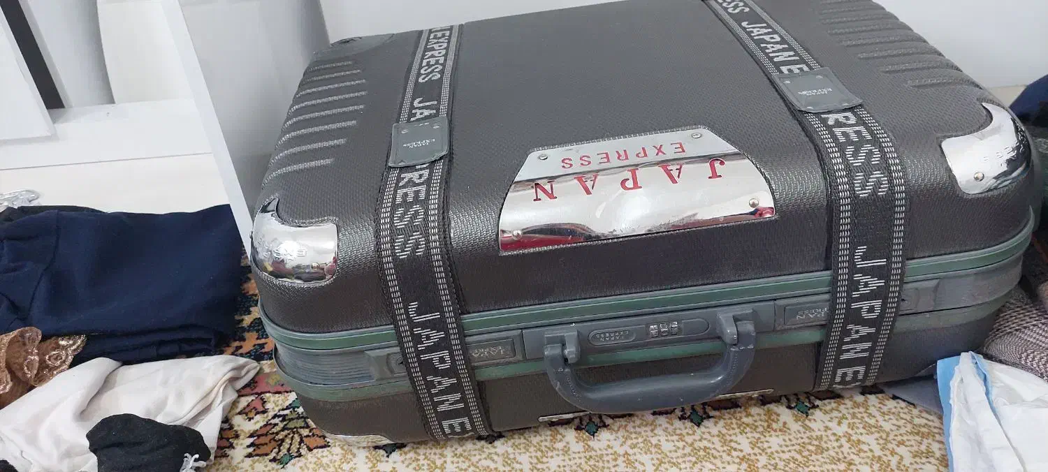 چمدان لباس|کیف، کفش، کمربند|سبزوار, قصبه غربی|دیوار