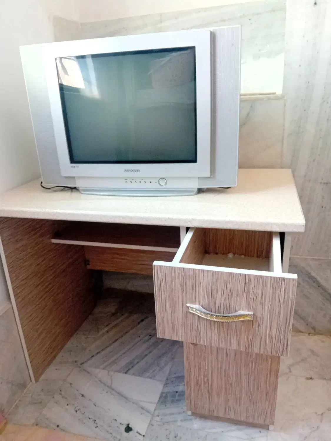 میز تحریر ام دی اف صفحه ۵ میل|میز تحریر و کامپیوتر|گلستان (تهران), |دیوار