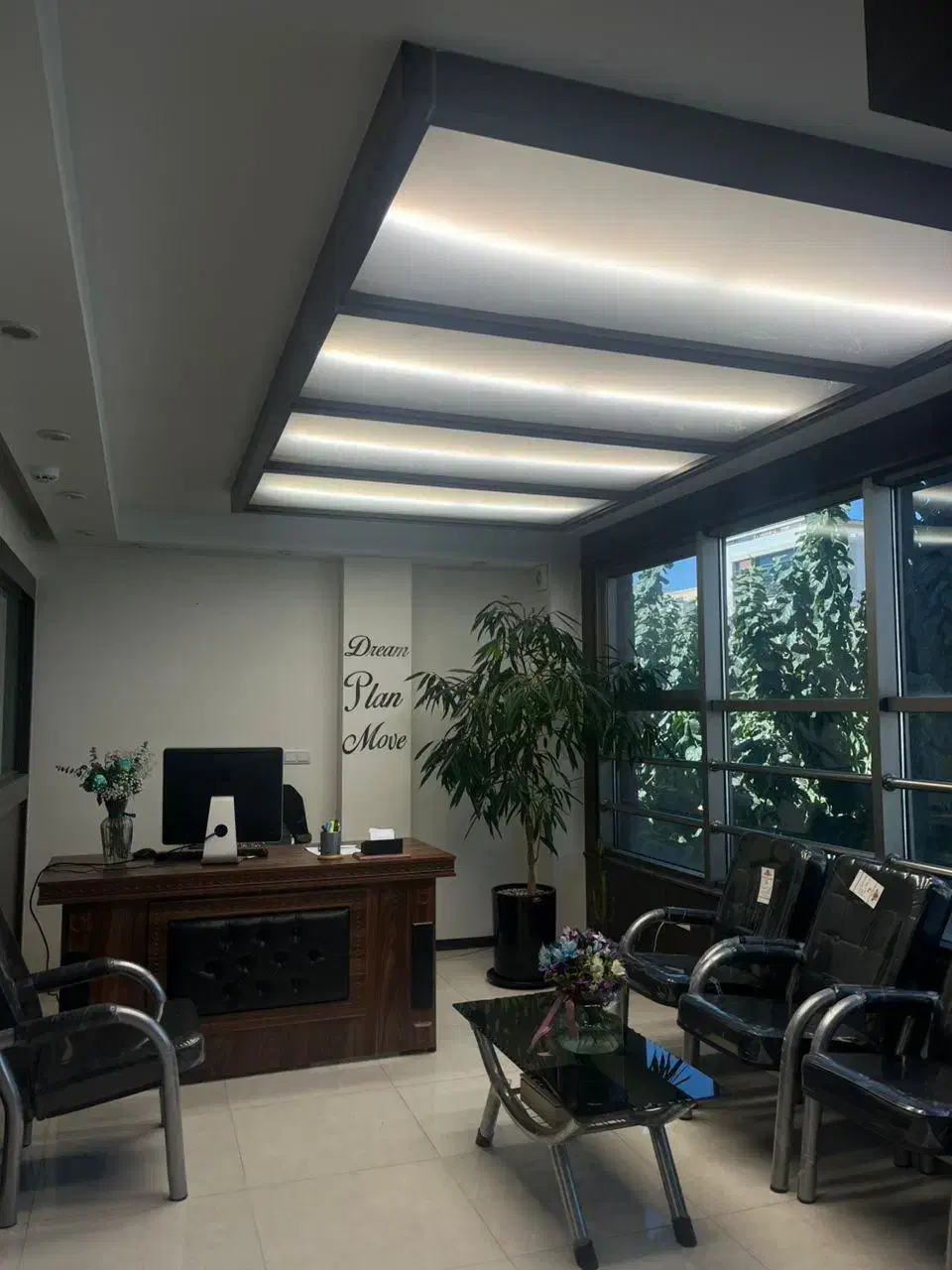 کاریابی در عمان|خدمات مالی، حسابداری، بیمه|اصفهان, تخت فولاد|دیوار