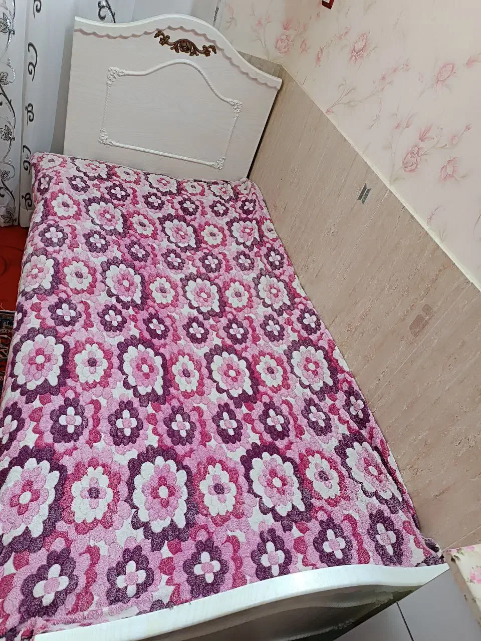 تخت نوجوان|تخت و سرویس خواب|بهار, |دیوار