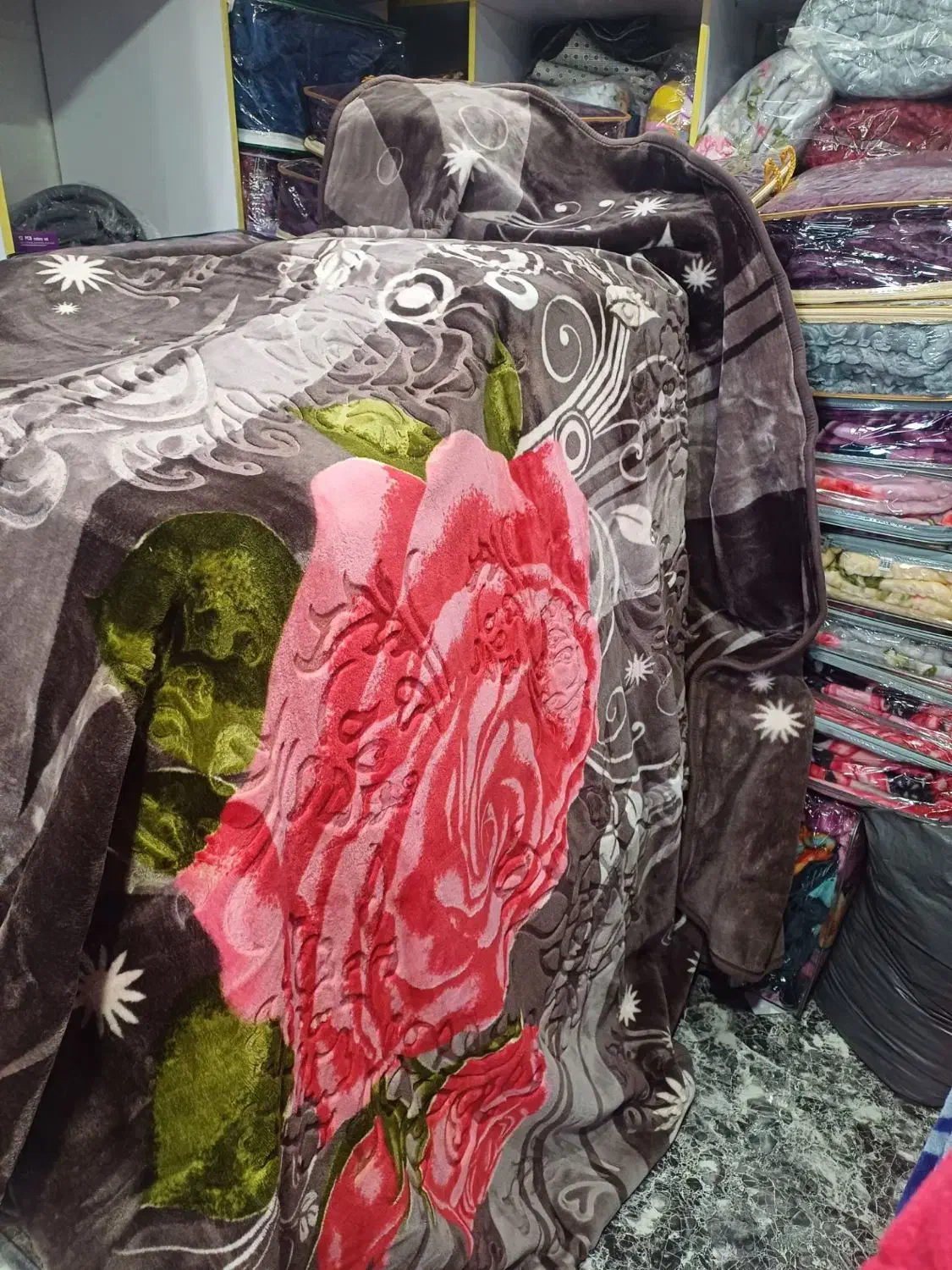 پتو شهبد باغملک|رختخواب، بالش، پتو|ایذه, |دیوار