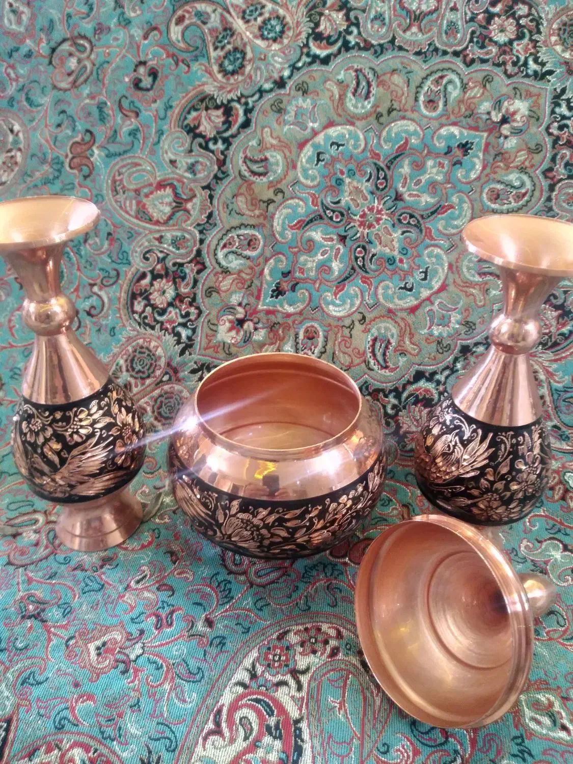 گلدان و قندان مسی  حکاکی  الماس تراش|صنایع دستی و سایر لوازم تزئینی|اصفهان, ارغوانیه|دیوار