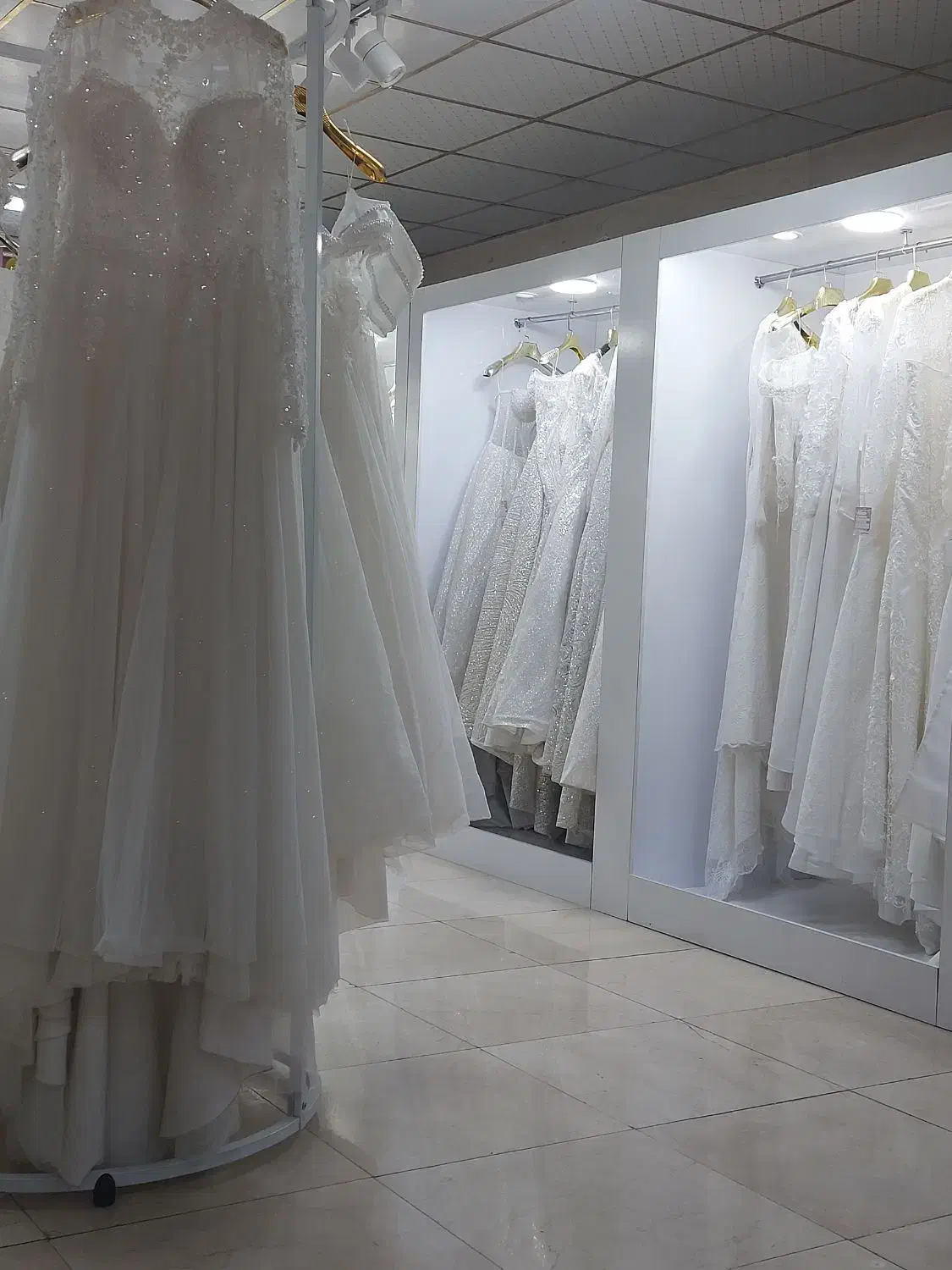 نیازمنددستیار برای مزون عروس|استخدام هنری و رسانه|گلستان (تهران), |دیوار