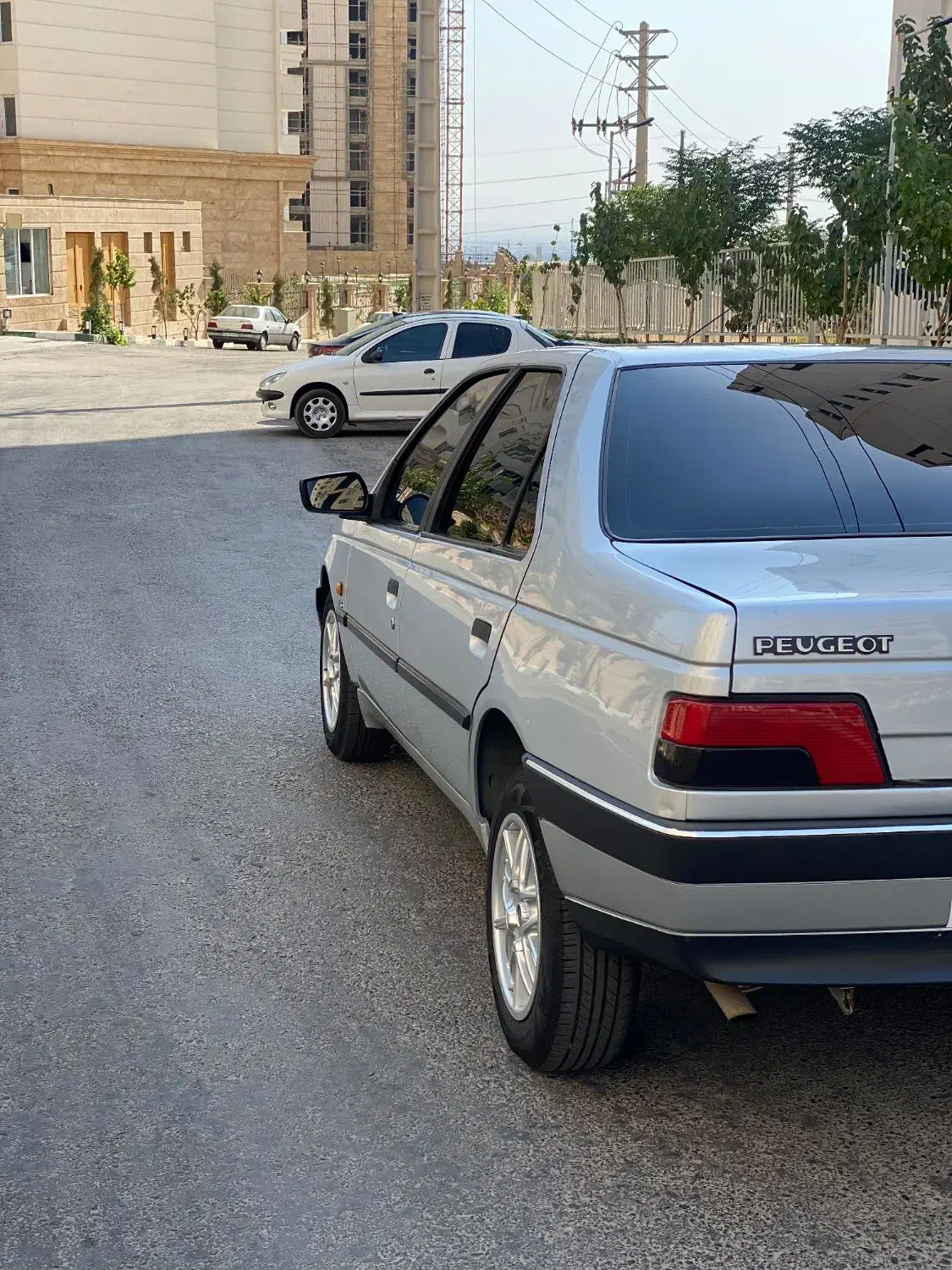پژو 405 مدل 97|خودرو سواری و وانت|هشتگرد, شهرک گلها|دیوار