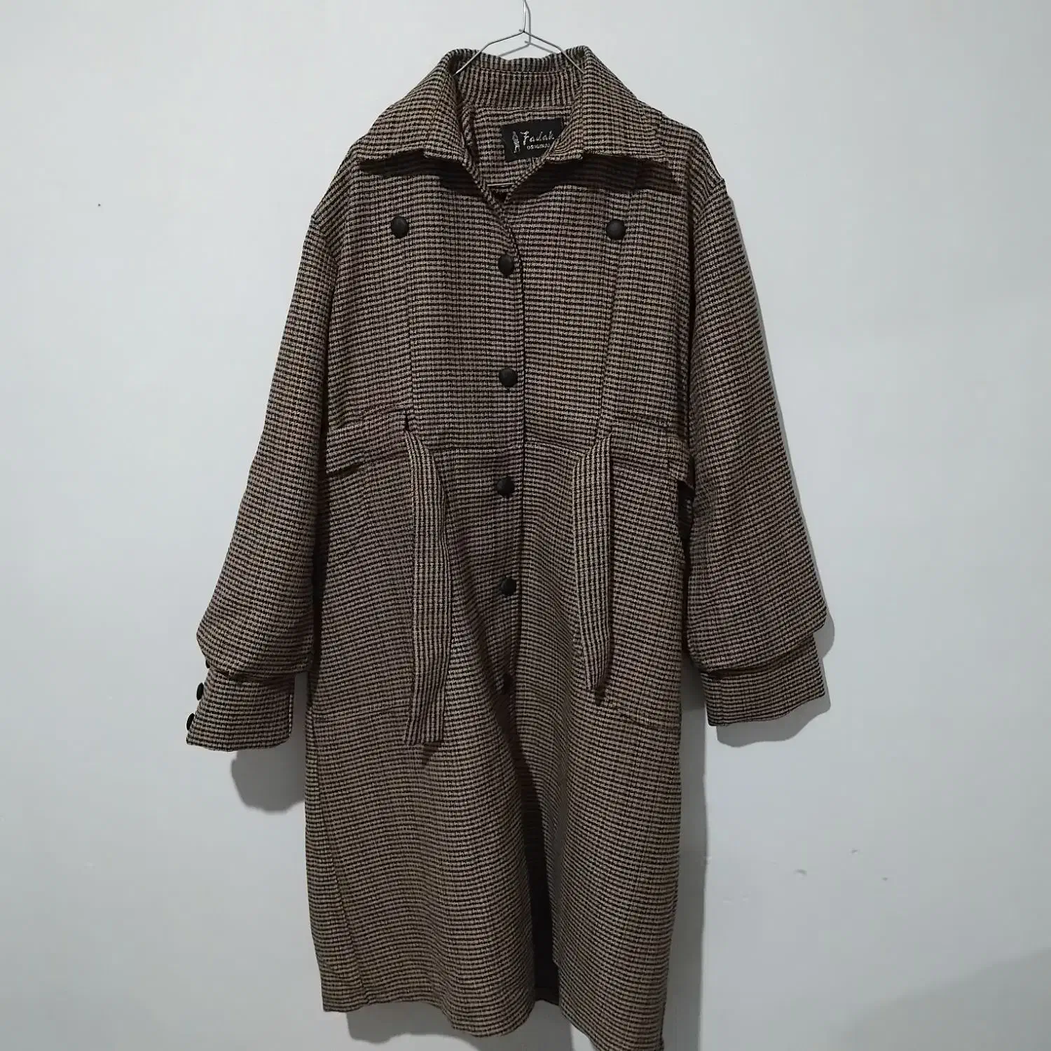 پالتو نو نو مارکش روش هستش|لباس|قیدار, |دیوار