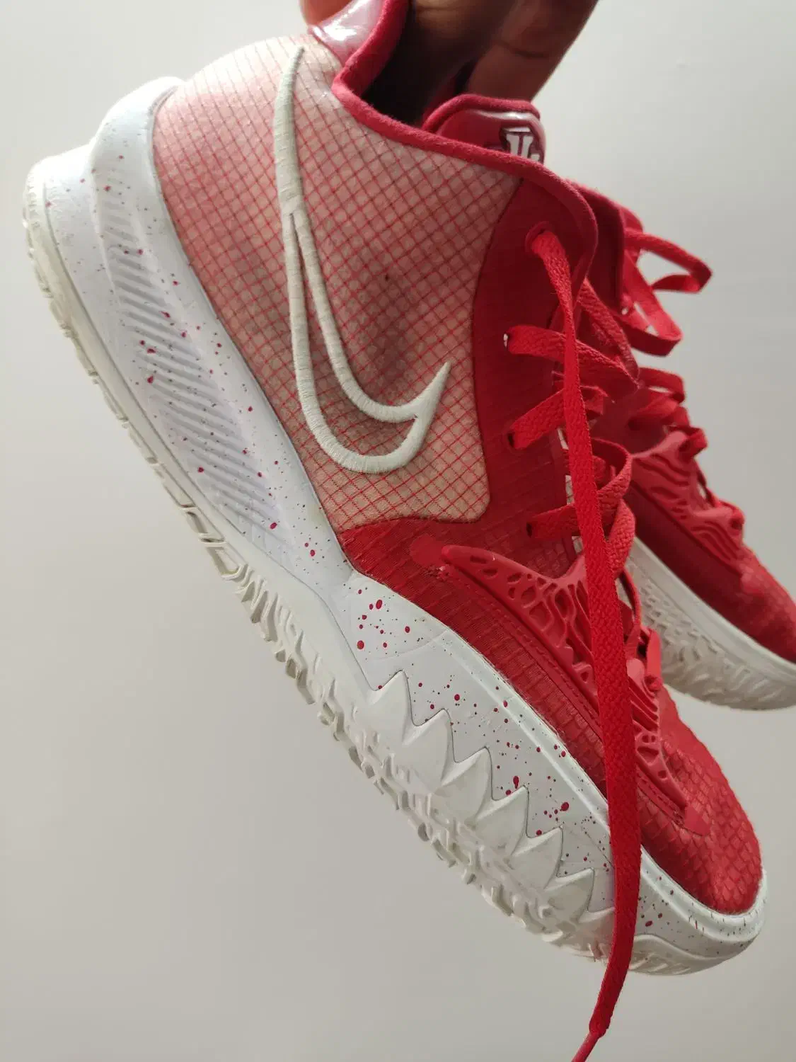 کفش های والیبال و بسکتبال سایز بزرگ اورجینال|کیف، کفش، کمربند|یزد, |دیوار