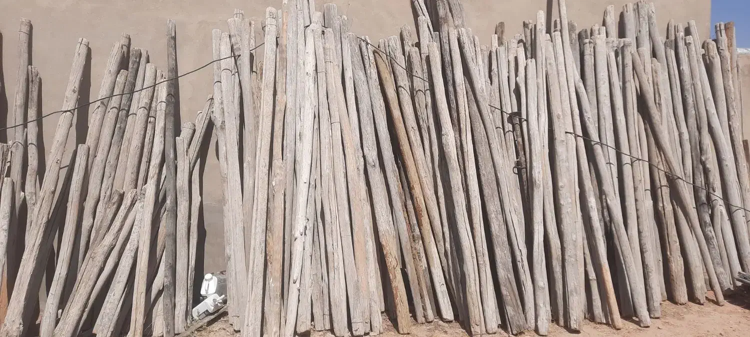 چوب سقفی و انواع چوب باغی|خدمات باغبانی و درختکاری|خفر, |دیوار