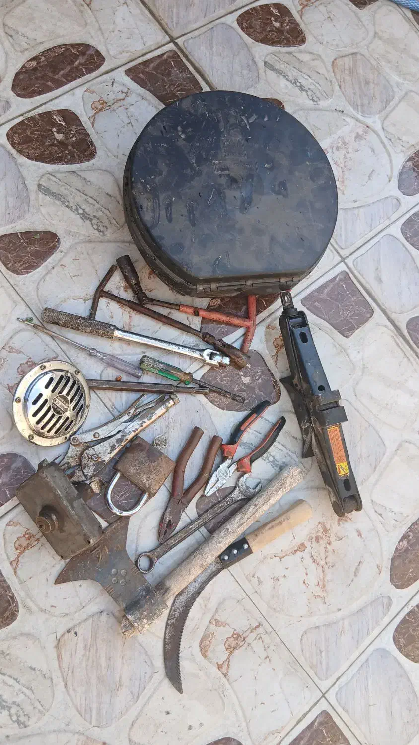 تعدادی ابراز کار و جک|ابزارآلات|بهبهان, |دیوار