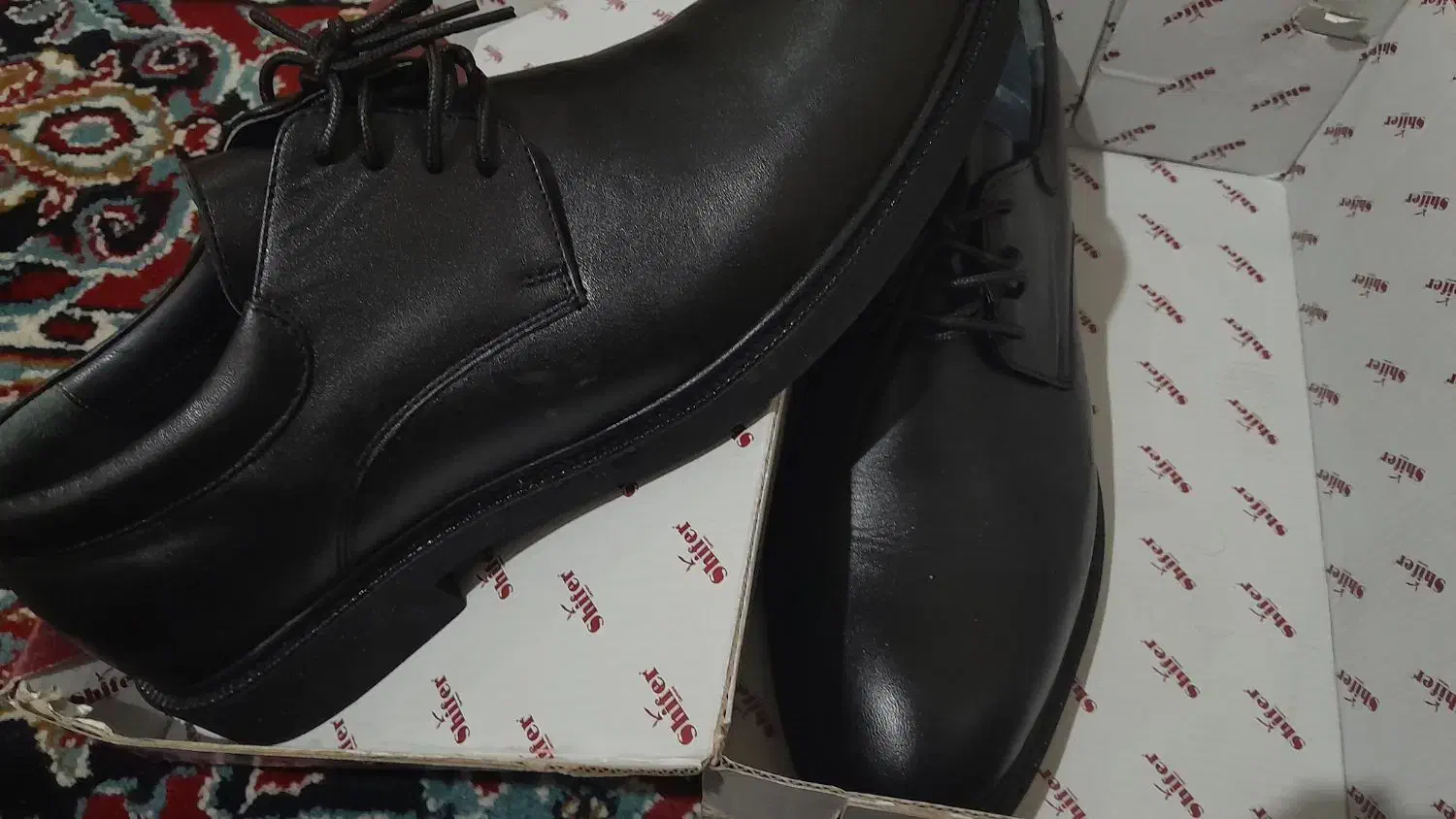 کفش|کیف، کفش، کمربند|اهواز, نبوت|دیوار