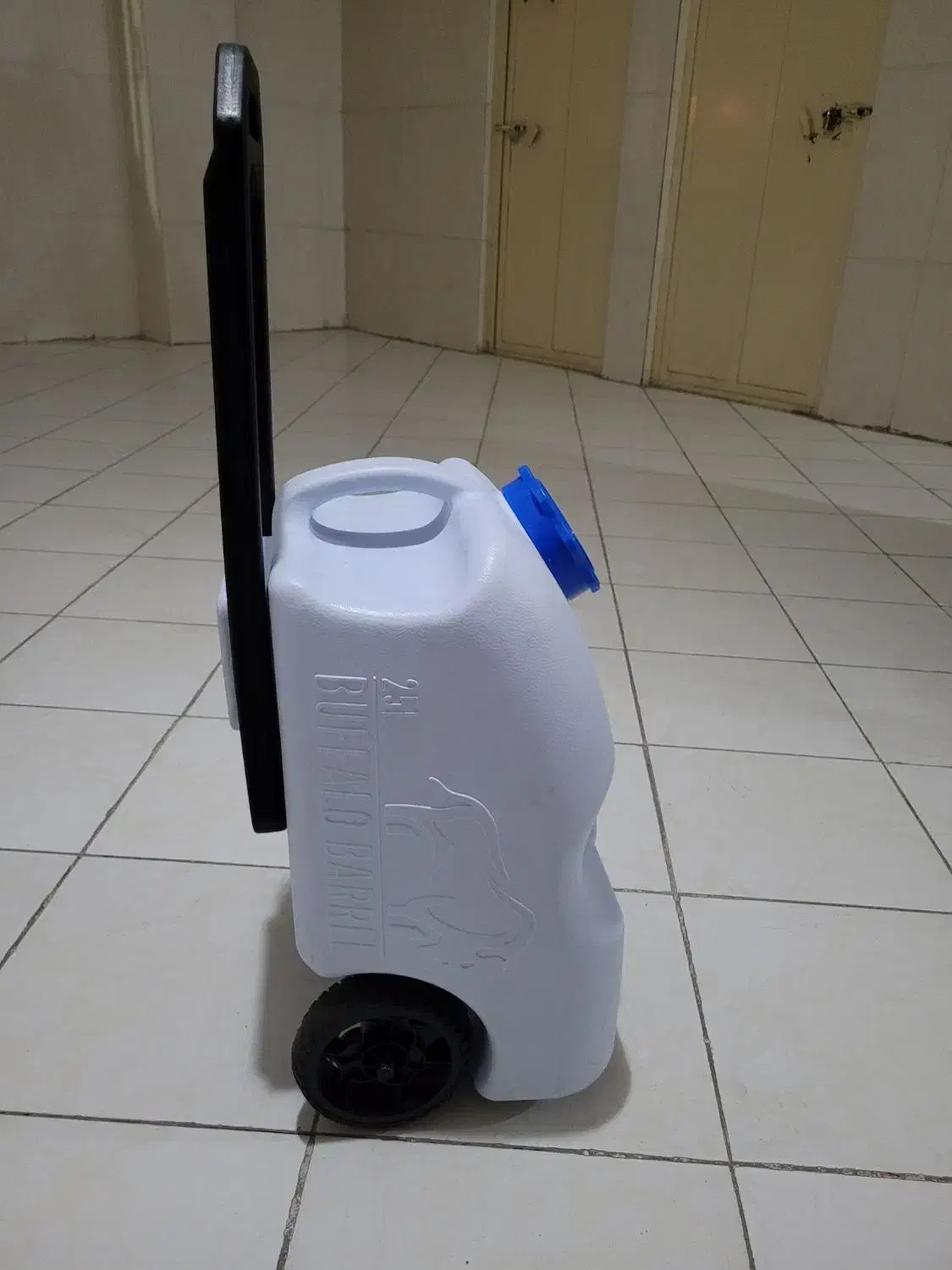 مخزن یا گالن آب مسافرتی|ظروف نگهدارنده، پلاستیکی، یک‌بارمصرف|اصفهان, سپاهان‌شهر|دیوار