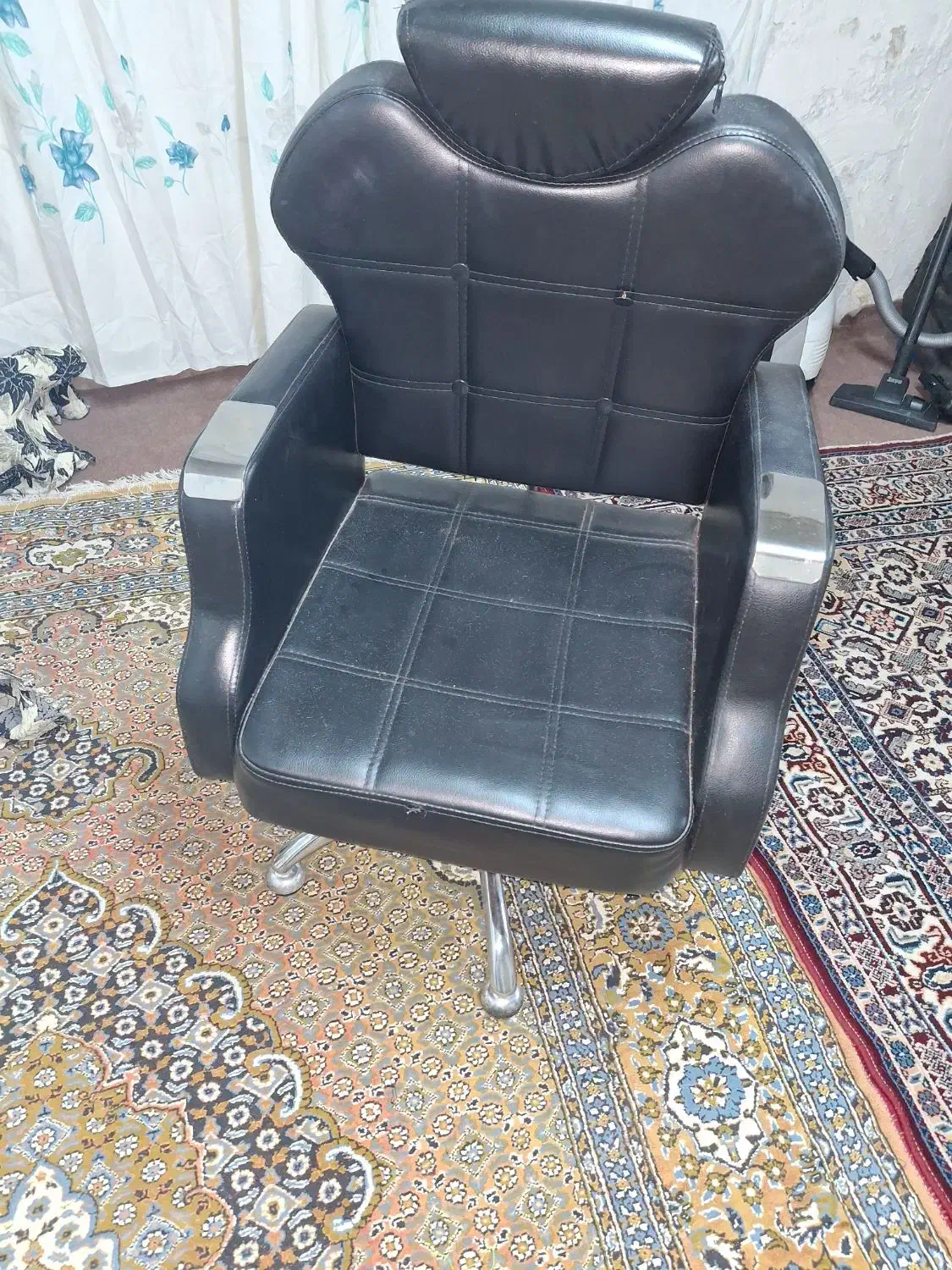 صندلی آرایشگری در حد صفر|آرایشگاه و سالن‌های زیبایی|بندر انزلی, شالیور|دیوار