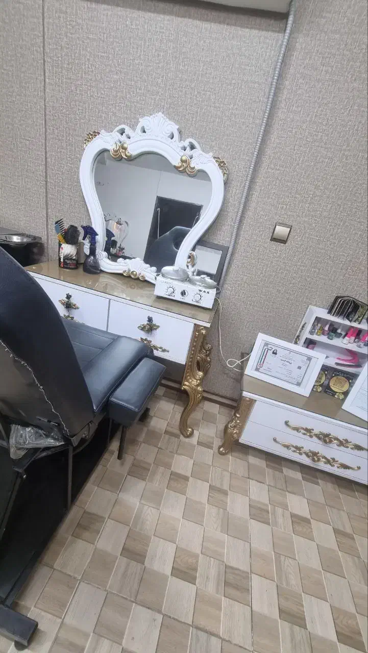 دکور آرایشگاه|آرایشگاه و سالنهای زیبایی|اصفهان, دستگرده|دیوار