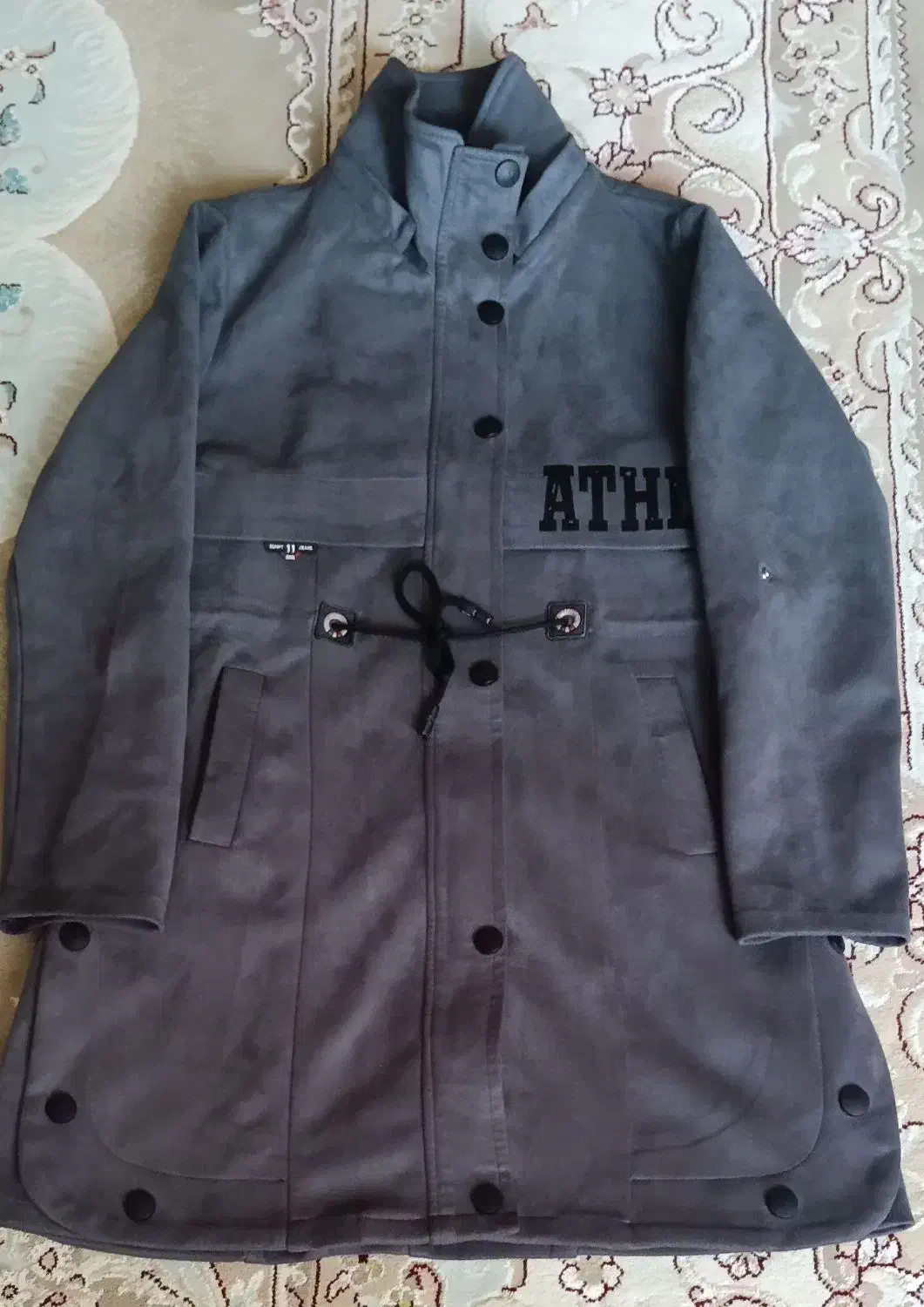 پالتوسوئیت کلاه دار|لباس|فلاورجان, |دیوار