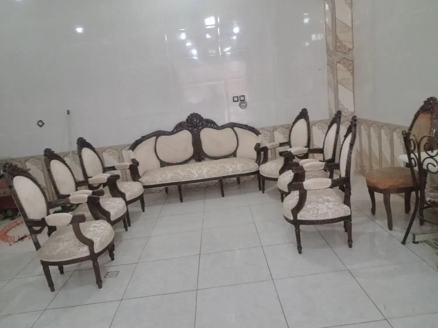 فروش پائین تر از قیمت تولید|مبلمان خانگی و میز عسلی|مرند, |دیوار