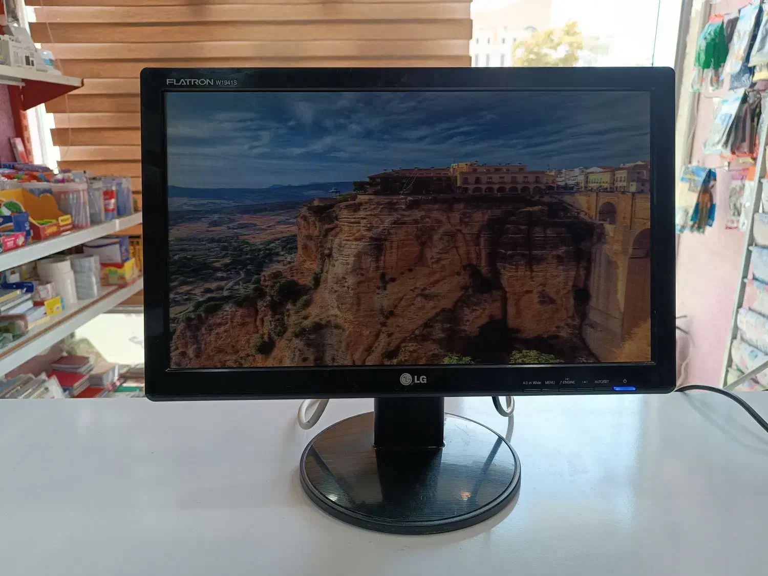 انواع مانیتور دوربین مداربسته گیمینگ و غیره|قطعات و لوازم جانبی رایانه|مشهد, حجاب (شهرک غرب)|دیوار