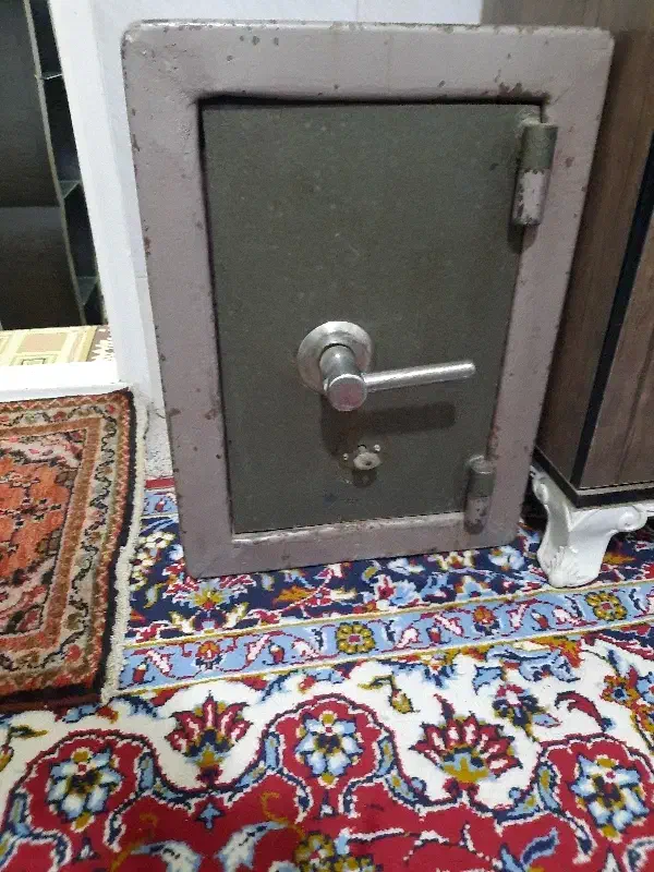 گاو صندوق نسوز درجه یک|ابزارآلات|قم, شاه ابراهیم|دیوار