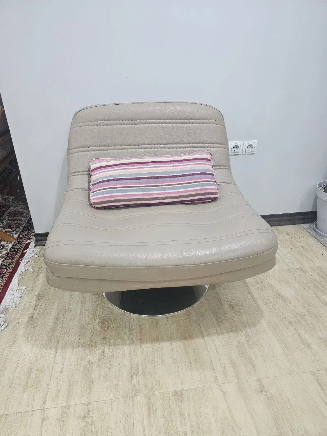 مبلمان چرم اسکلت فلزی|مبلمان خانگی و میز عسلی|اهواز, کیان اباد|دیوار