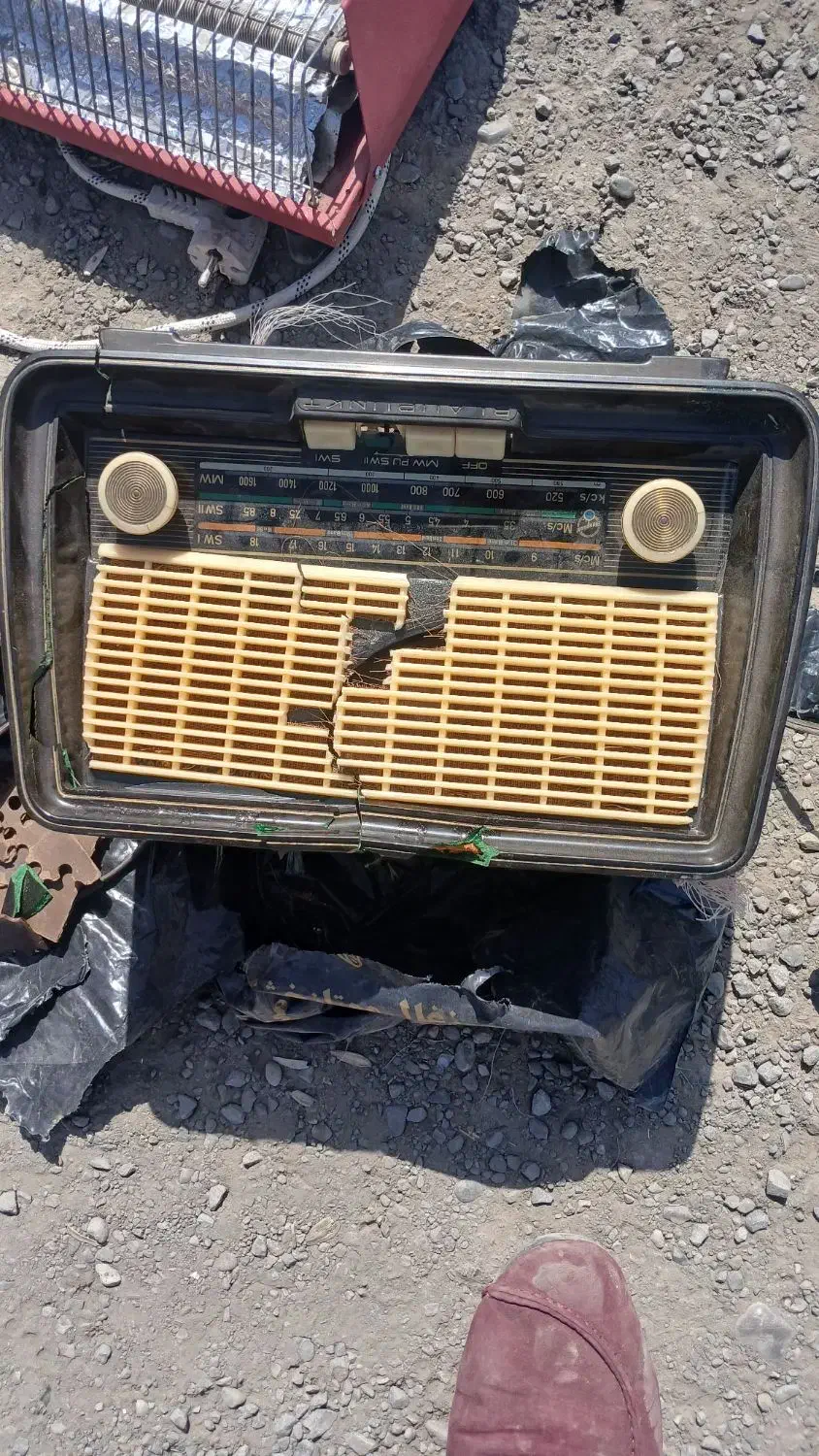 رادیو عتیقه قدیمی  شکسته|کلکسیون اشیاء عتیقه|مشهد, قائم|دیوار