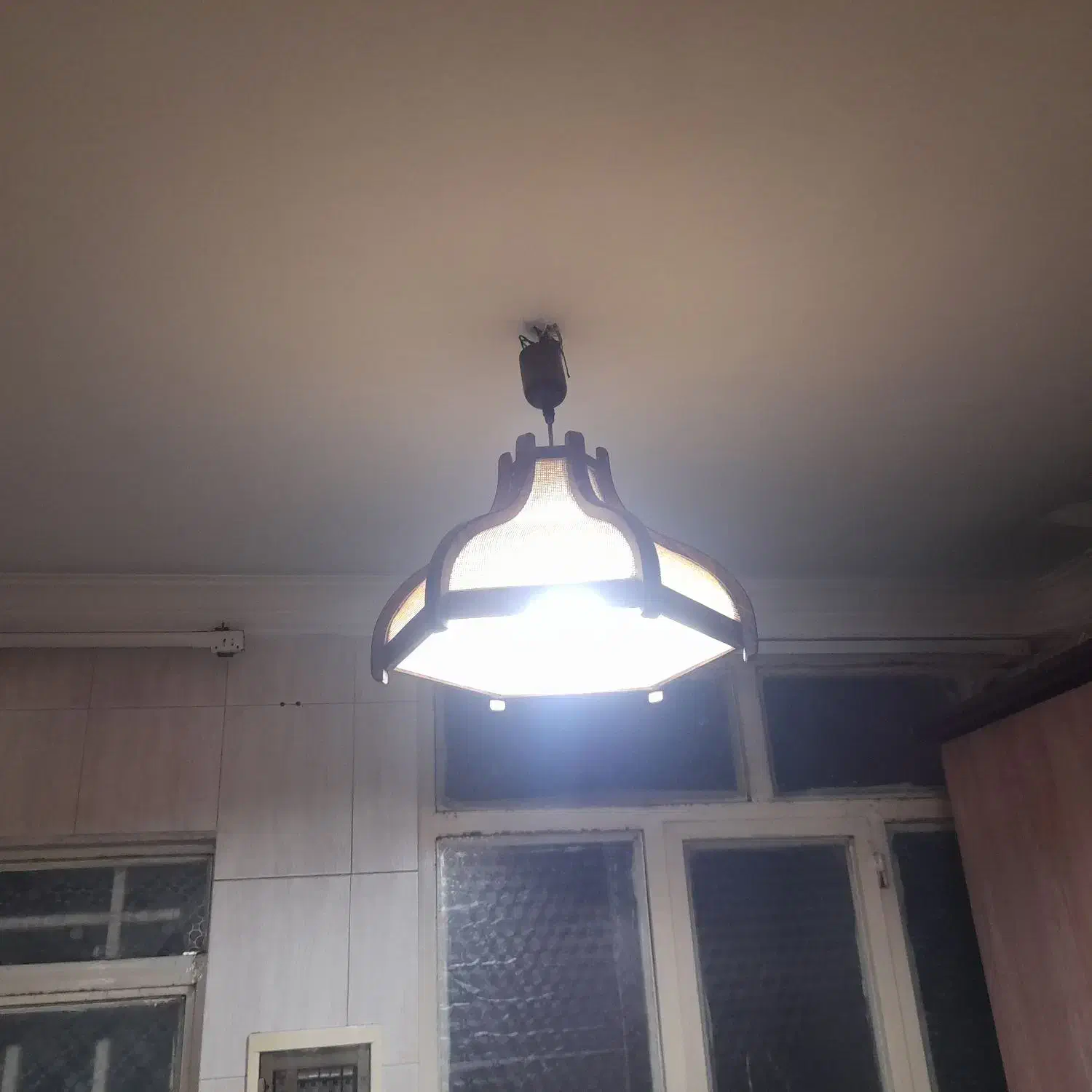 لوستر|لوستر و چراغ آویز|مشهد, شهرآرا|دیوار