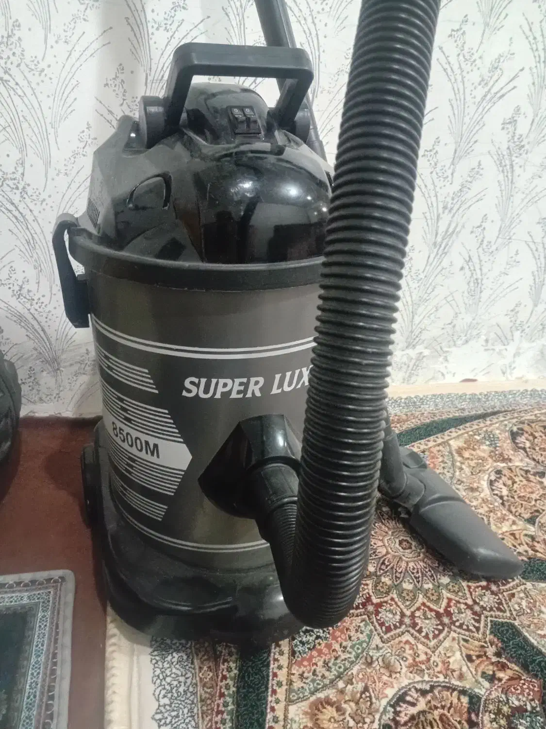 یه عدد تخت کودک و وسایل جارو برقی|تخت و سرویس خواب|خمین, |دیوار