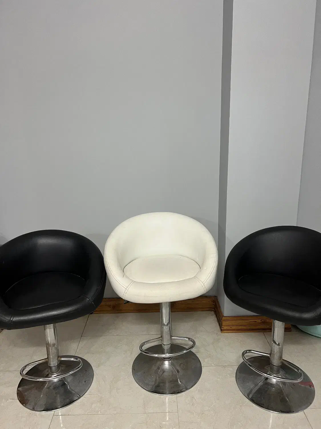 صندلی اُپن و جزیره|صندلی و نیمکت|بابکان, |دیوار