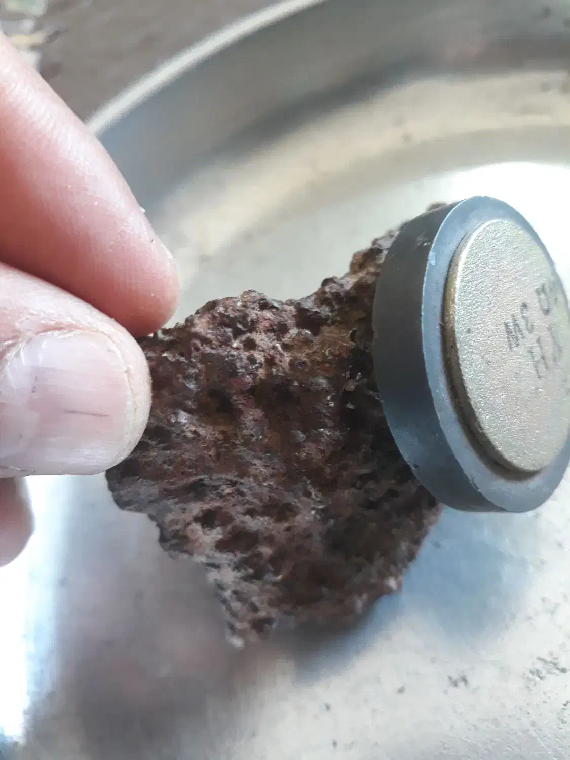 شهابسنگ اهنربایی|کلکسیون اشیاء عتیقه|رستم, |دیوار