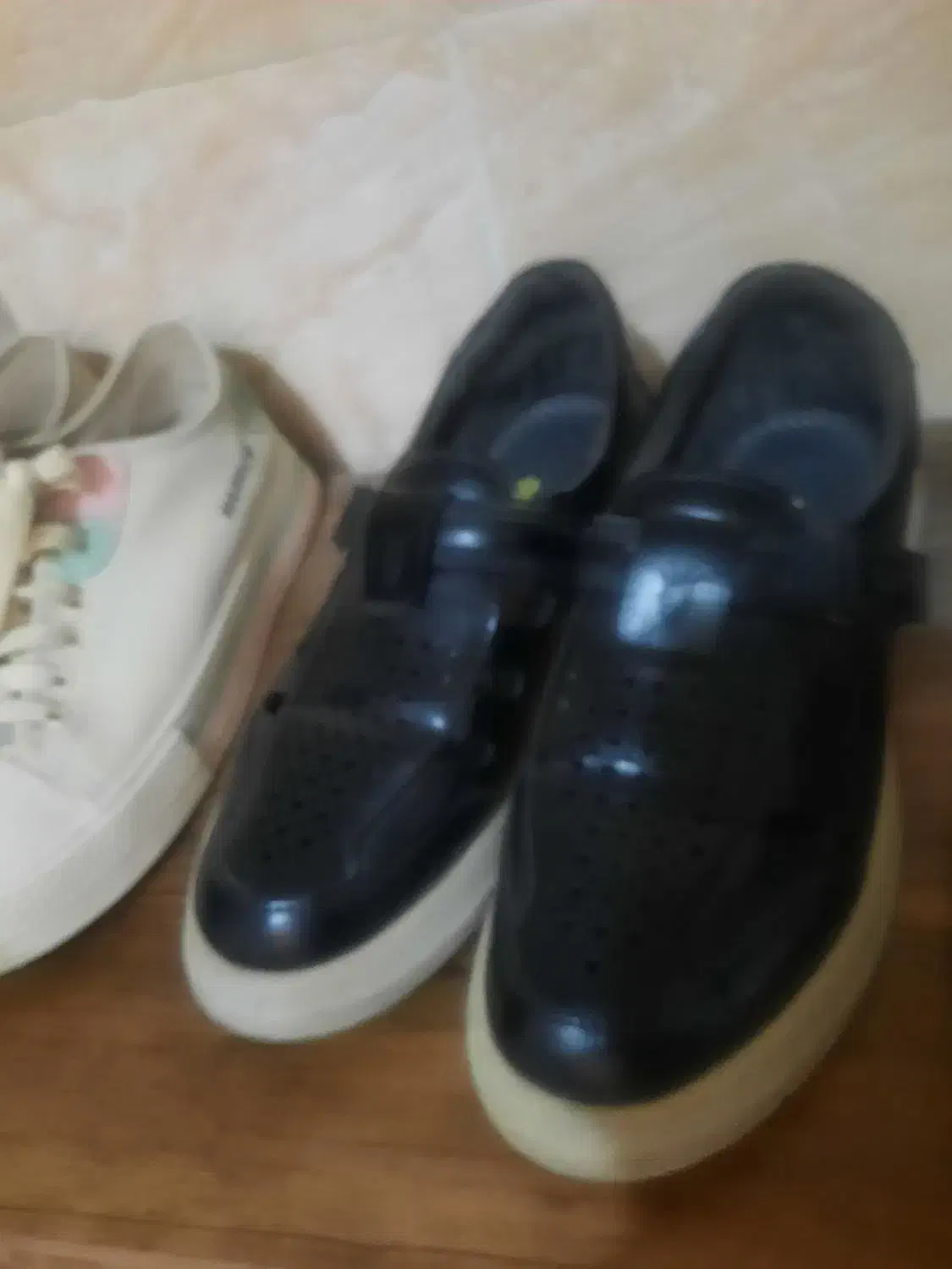 کفش و کتونی بسیار شیک و کاملا سالم|کیف، کفش، کمربند|اسلامشهر, شهرک لاله|دیوار